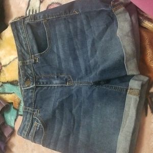 A size 12 Dinim shorts